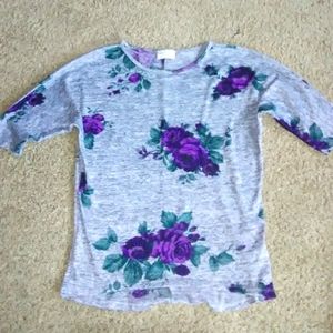 Short sleeve gray shirt